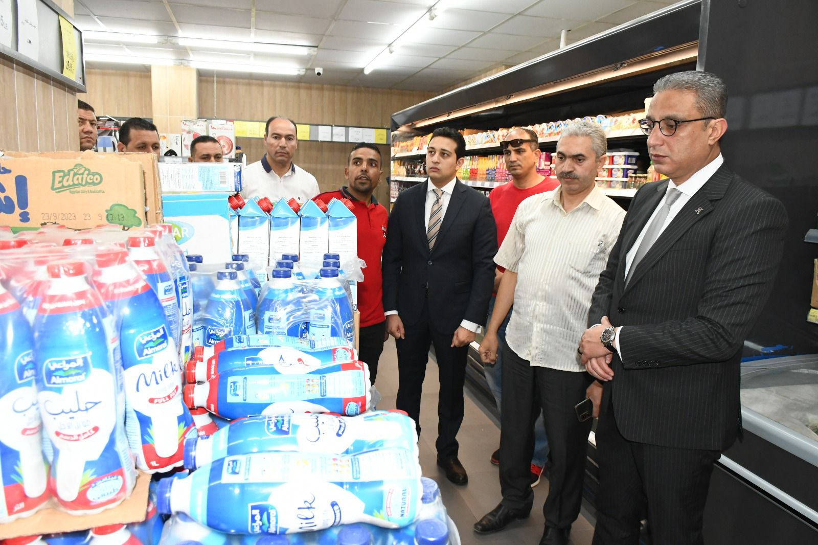 محافظ الفيوم يتفقد المنافذ والمحلات التجارية
