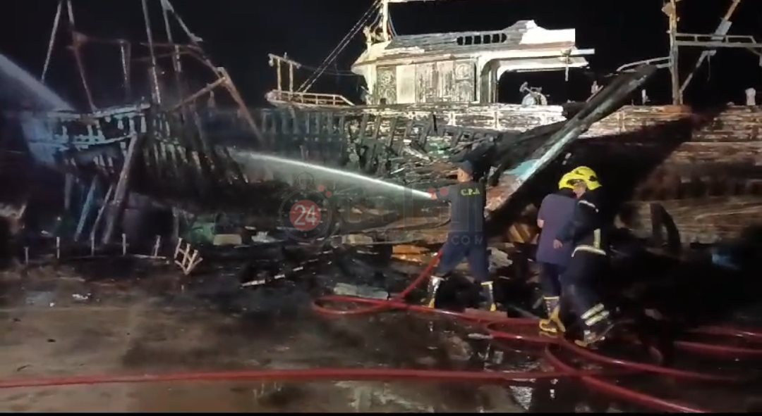 حريق بميناء الصيد ببورسعيد 2