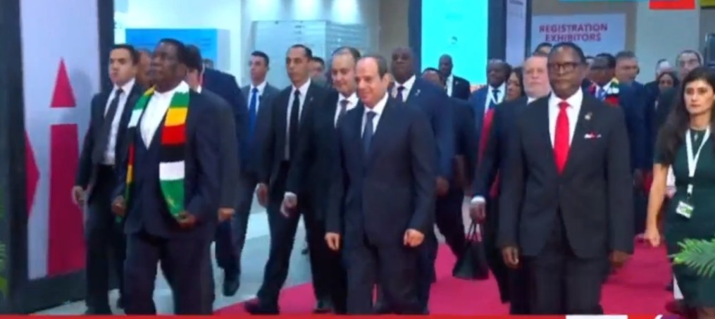 الرئيس السيسي يتفقد المعرض الإفريقي للتجارة البينية
