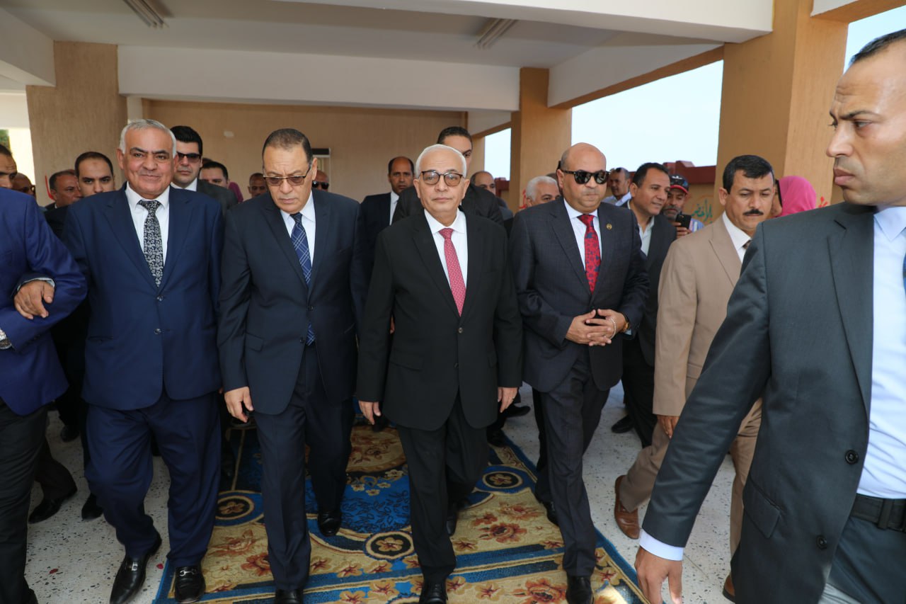 وزير التربية والتعليم ومحافظ الشرقية يفتتحان مدرسة جيهان عبدالحكيم 05