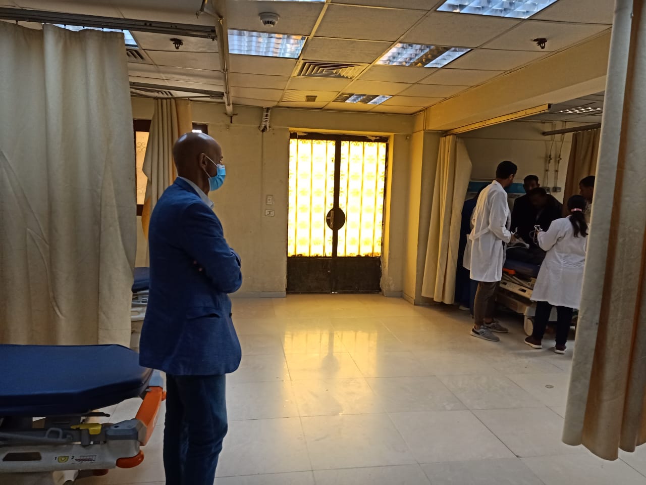 وكيل وزارة الصحة خلال تفقد مستشفى بلبيس المركزي 06