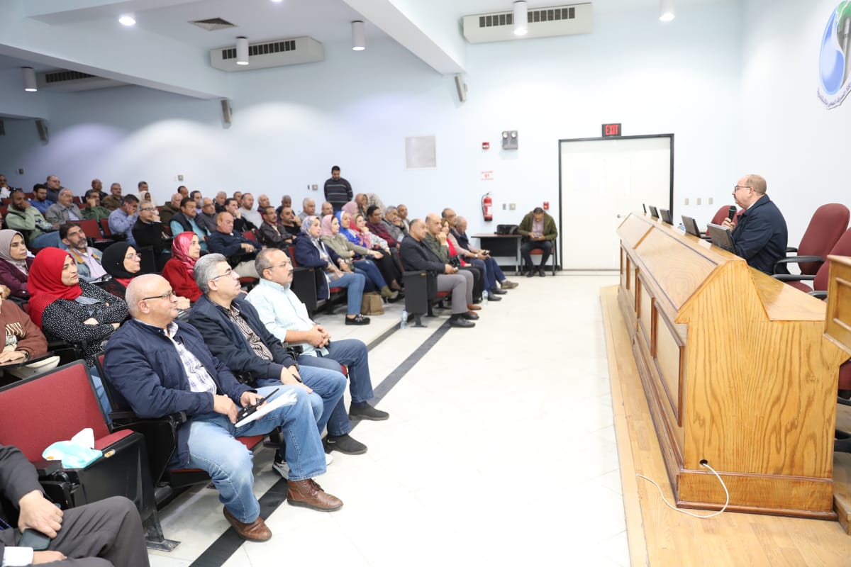 اجتماع العاملون في شركة الصرف الصحي بالإسكندرية