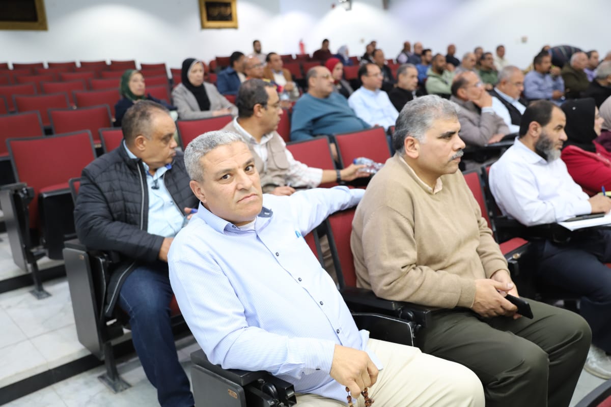 اجتماع العاملون في شركة الصرف الصحي بالإسكندرية
