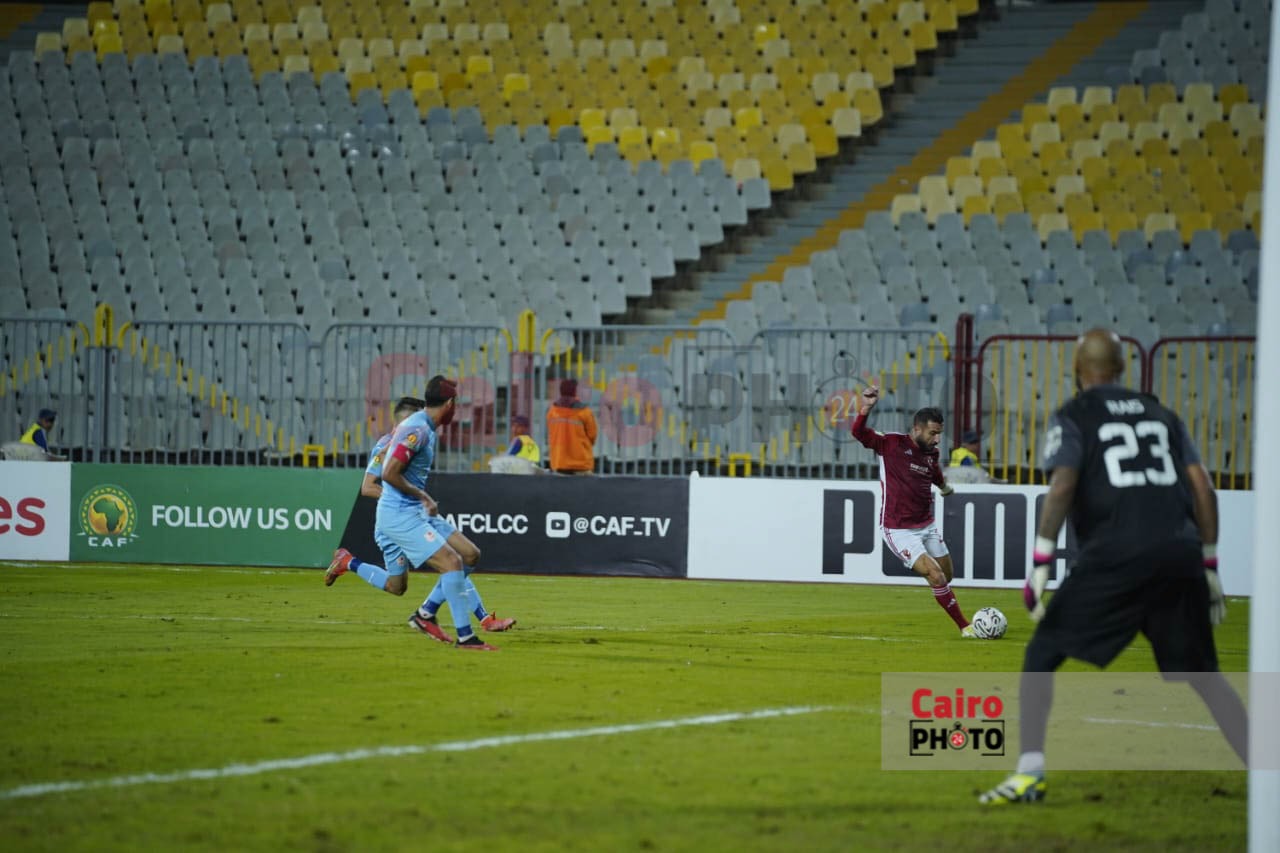 مباراة الأهلي وشباب بلوزداد (12)