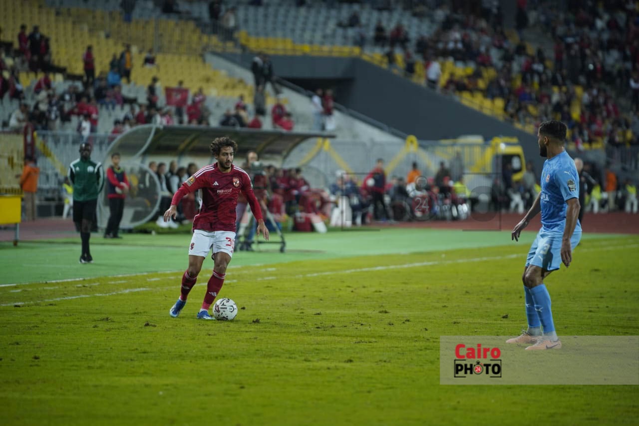 مباراة الأهلي وشباب بلوزداد (14)