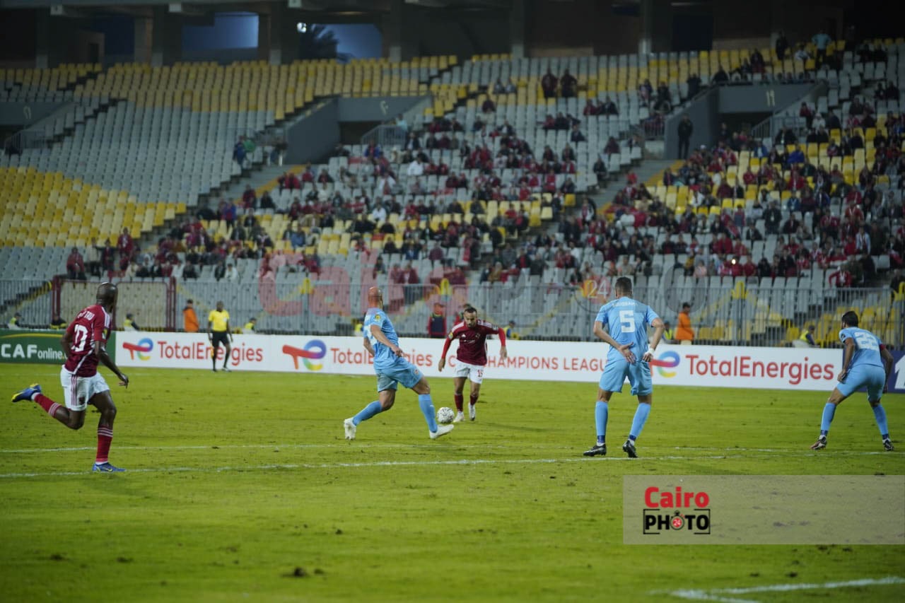 مباراة الأهلي وشباب بلوزداد (15)