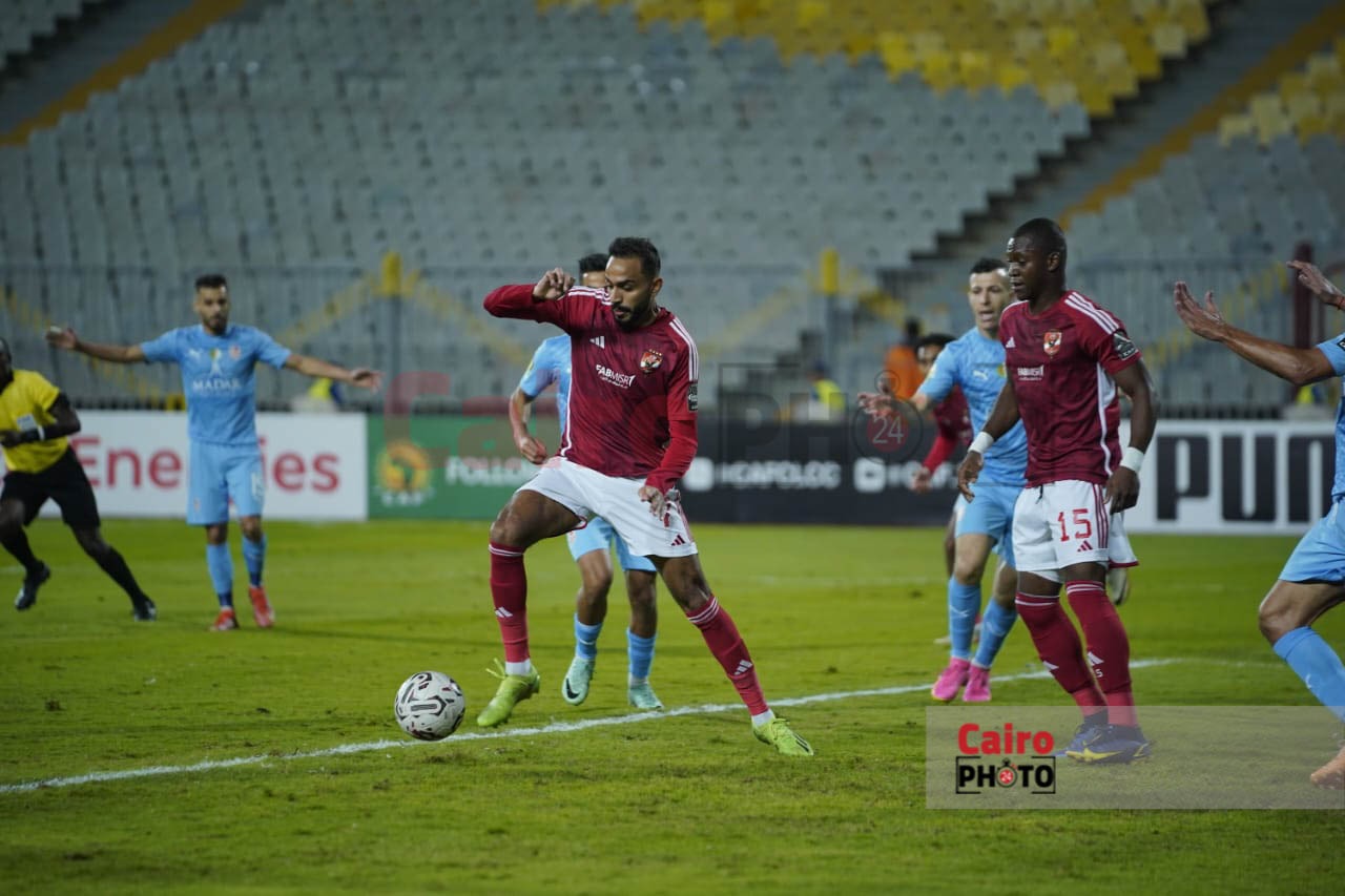 مباراة الأهلي وشباب بلوزداد (18)