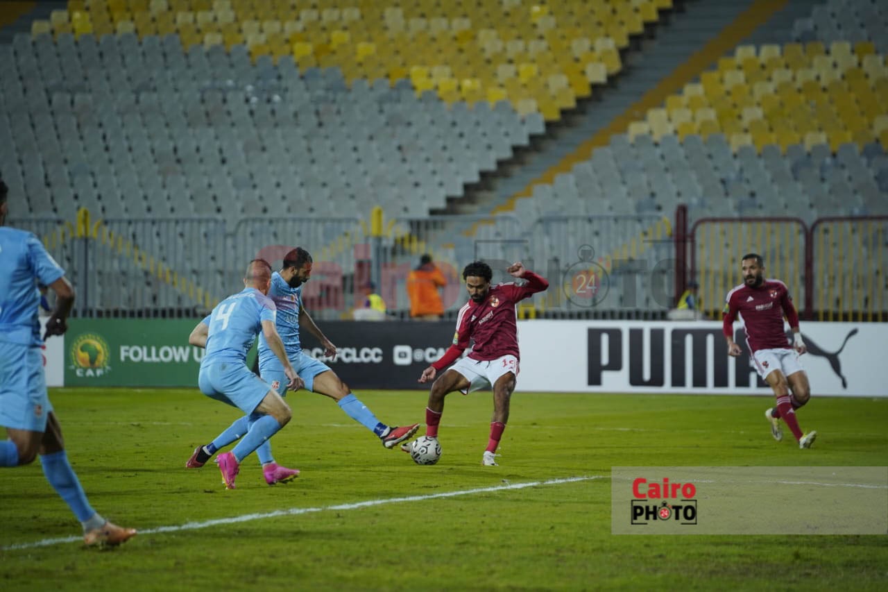 مباراة الأهلي وشباب بلوزداد (25)