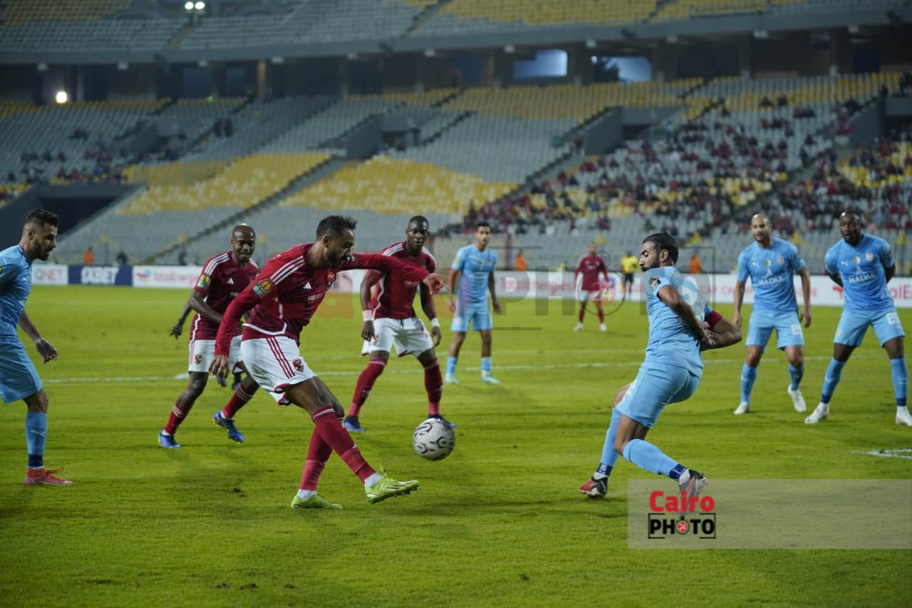 مباراة الأهلي وشباب بلوزداد (34)