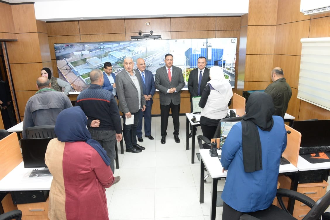 محافظ الدقهلية يتفقد الشبكة الوطنية للطوارئ