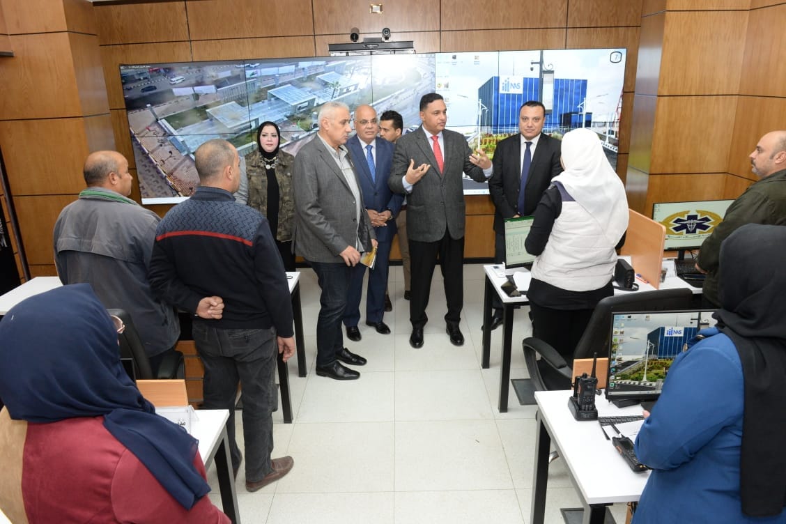 محافظ الدقهلية يتفقد الشبكة الوطنية للطوارئ