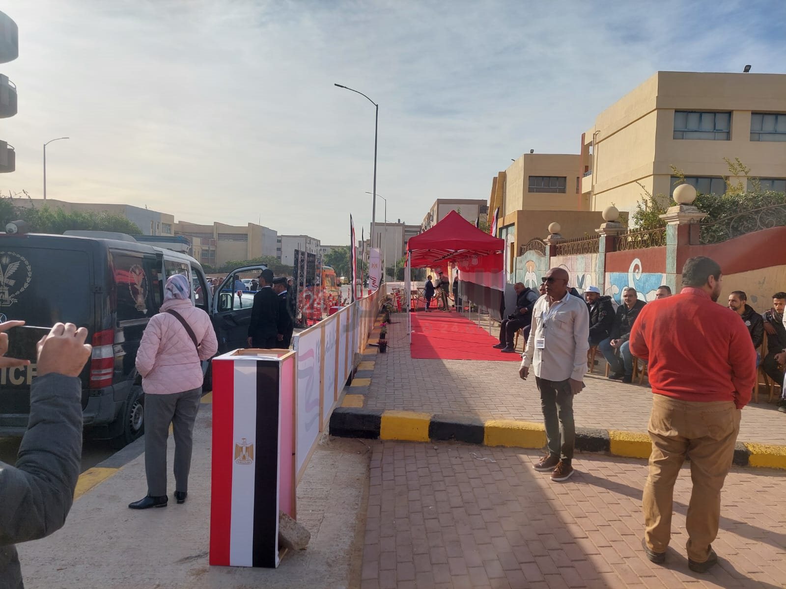 توافد المواطنين بالشيخ زايد