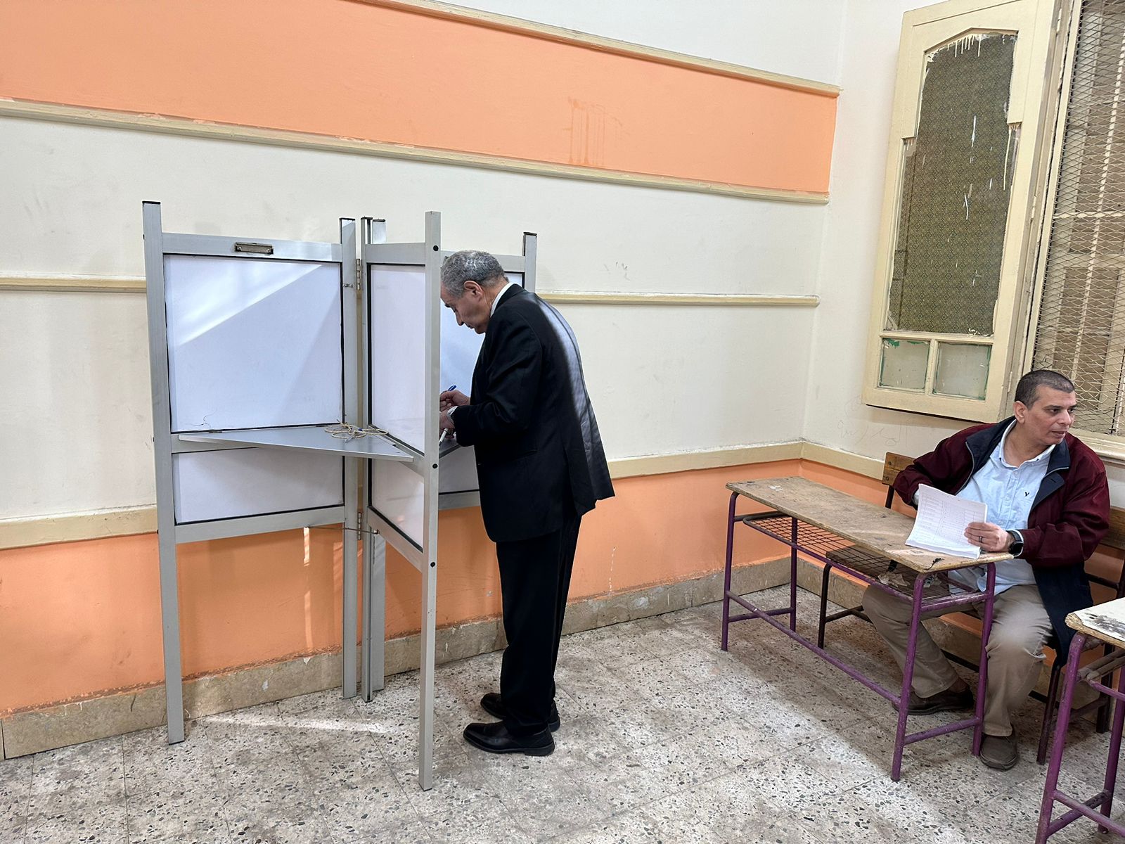 وزير التموين يدلي بصوته في الانتخابات الرئاسية (4)