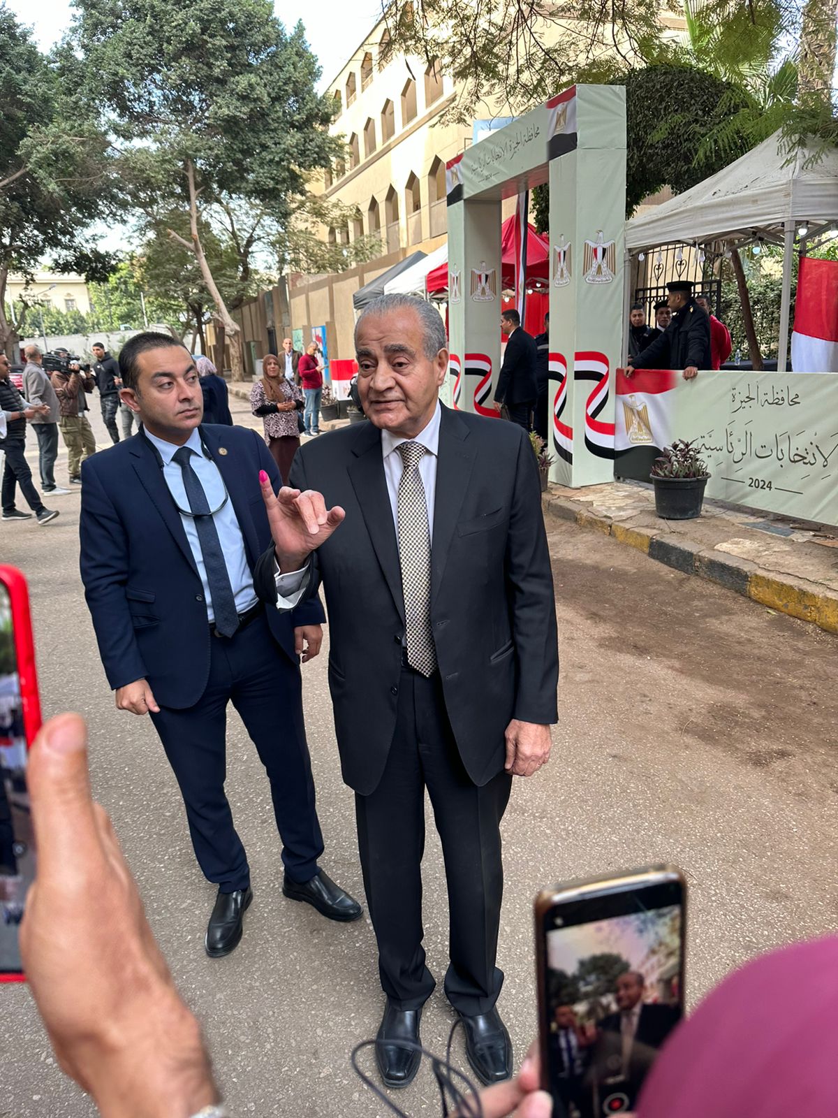 وزير التموين يدلي بصوته في الانتخابات الرئاسية (7)