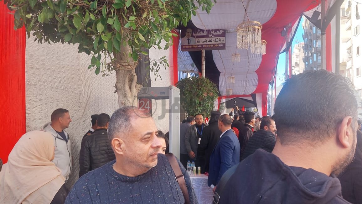 انتشار الشرطة النسائية لمساعدة السيدات المسنات في الإدلاء بأصواتهن بالدقهلية