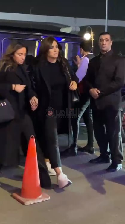 ياسمين عبد العزيز