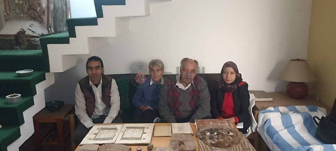 استلام 12 قطعة أثرية من سيدة بالمعادي