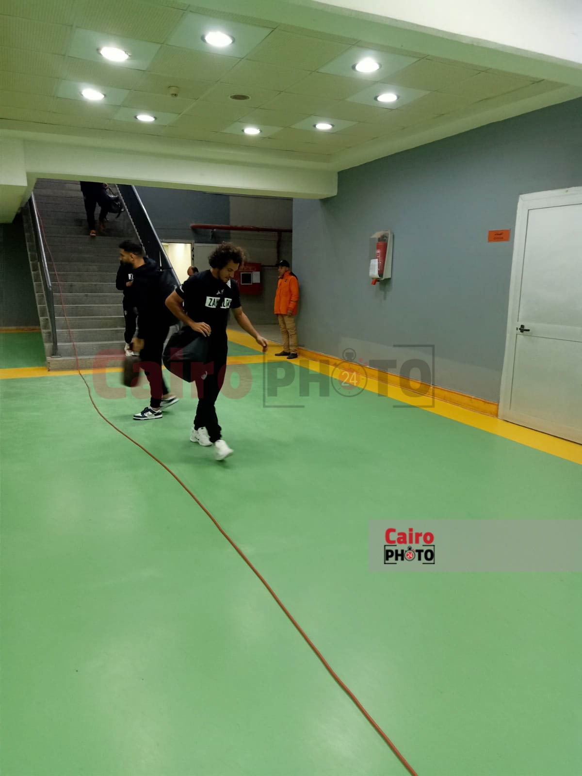 وصول فريق الزمالك لملعب برج العرب (4)