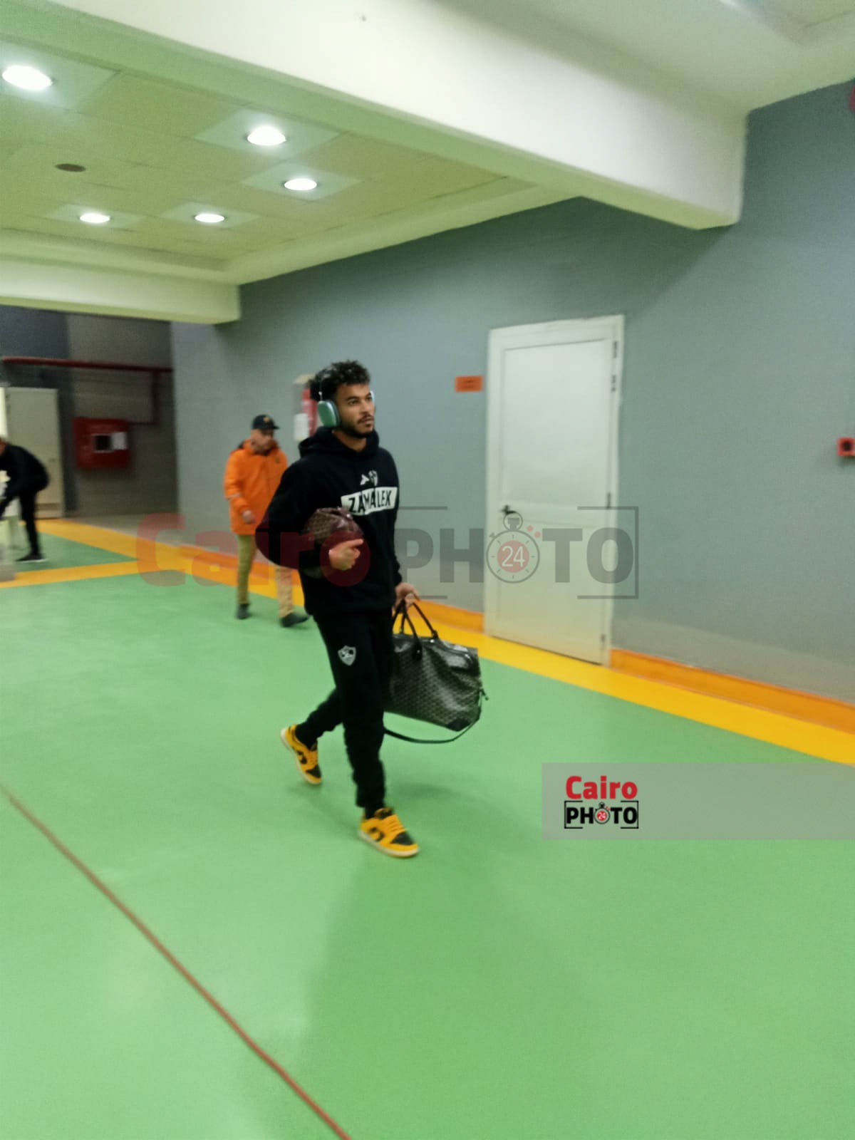 وصول فريق الزمالك لملعب برج العرب (15)