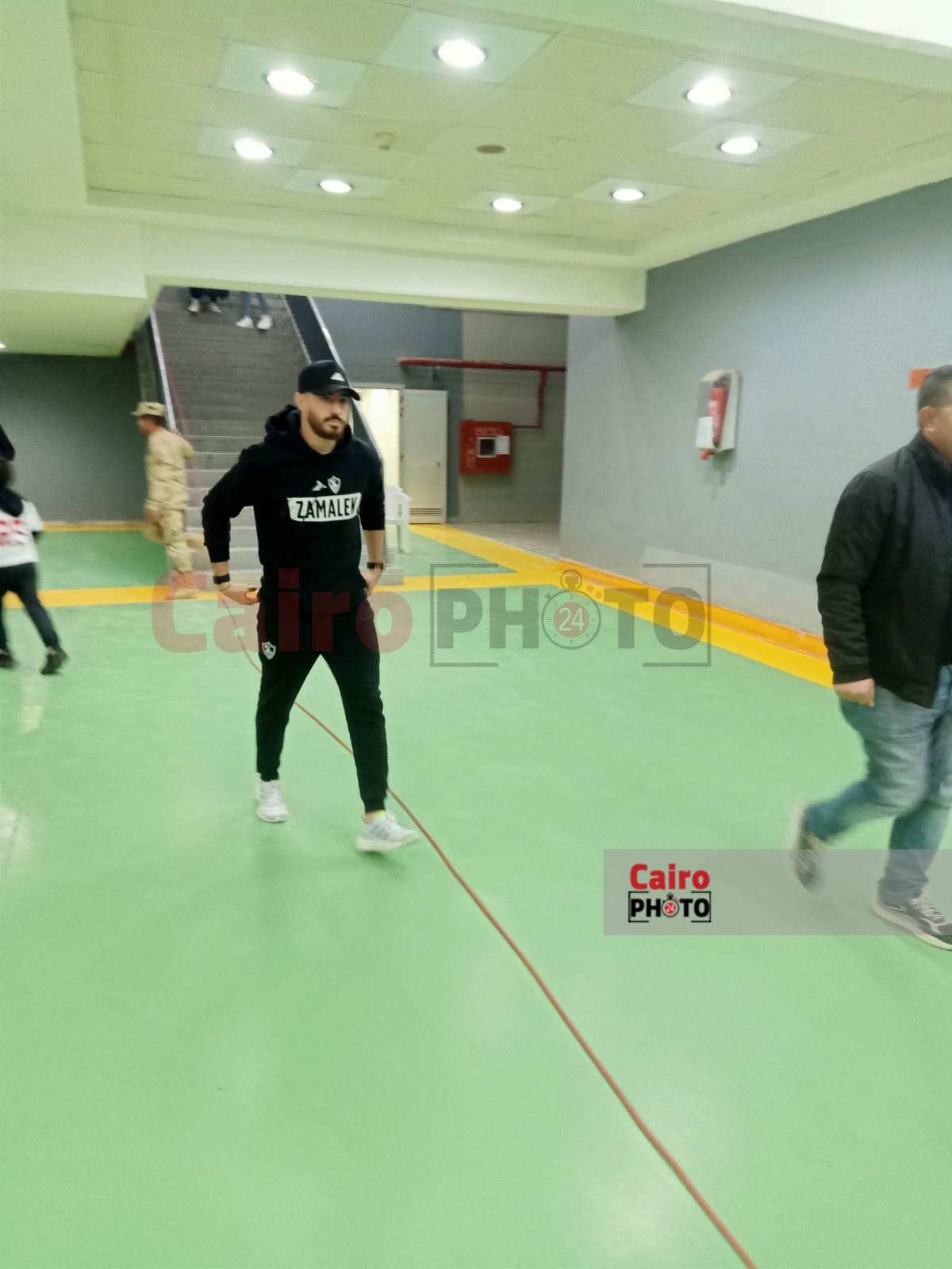 وصول فريق الزمالك لملعب برج العرب (16)