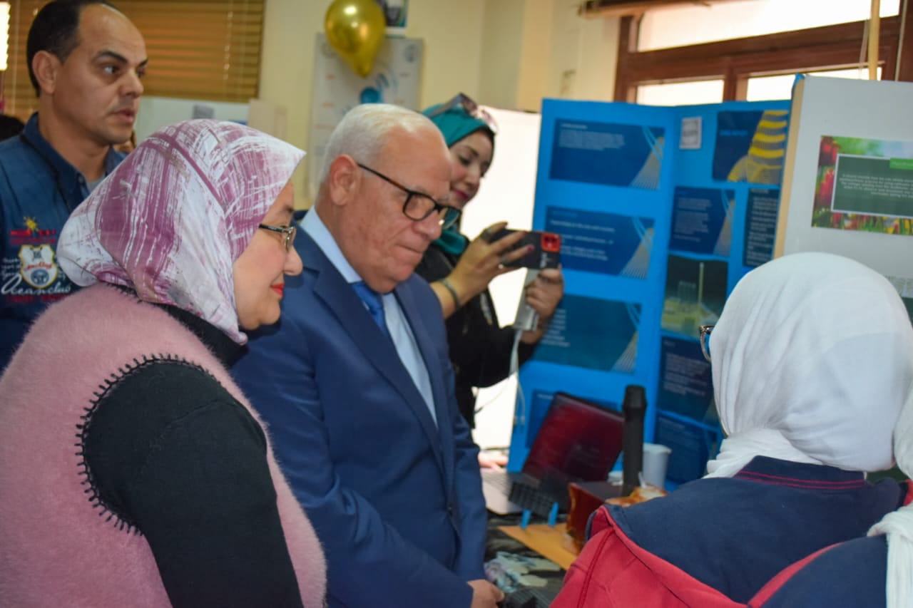 معرض أيسف للعلوم والهندسة بمركز التطوير التكنولوجي ببورسعيد 