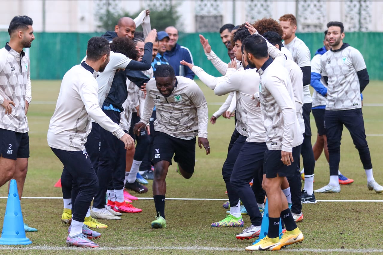 المصري يحتفل بعيد ميلاد إيزي ايميكا 