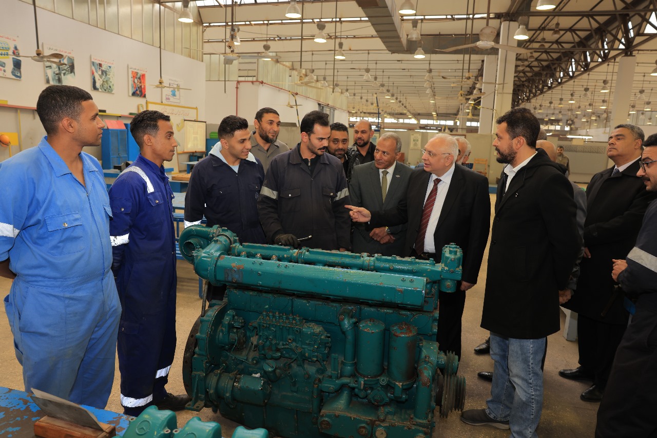 الفريق أسامة ربيع يتفقد مركز التدريب الفني التابع لهيئة قناة السويس، بمحافظة بورسعيد