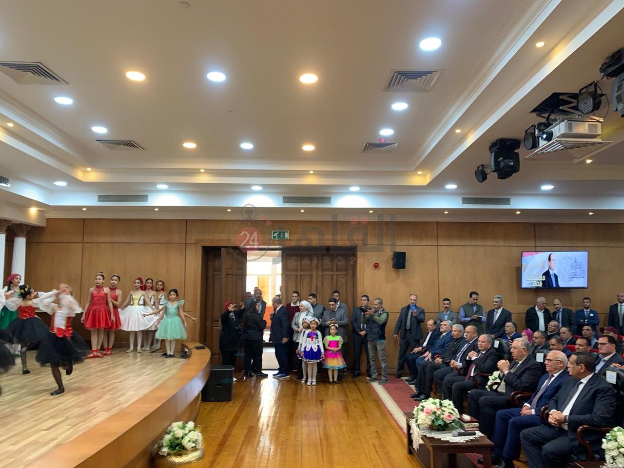 أوبريت غنائي هدية للرئيس 