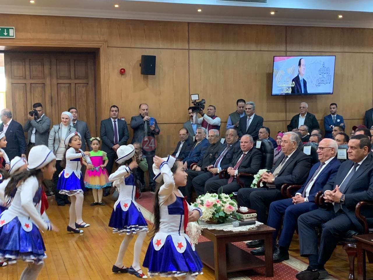 أوبريت غنائي هدية للرئيس 