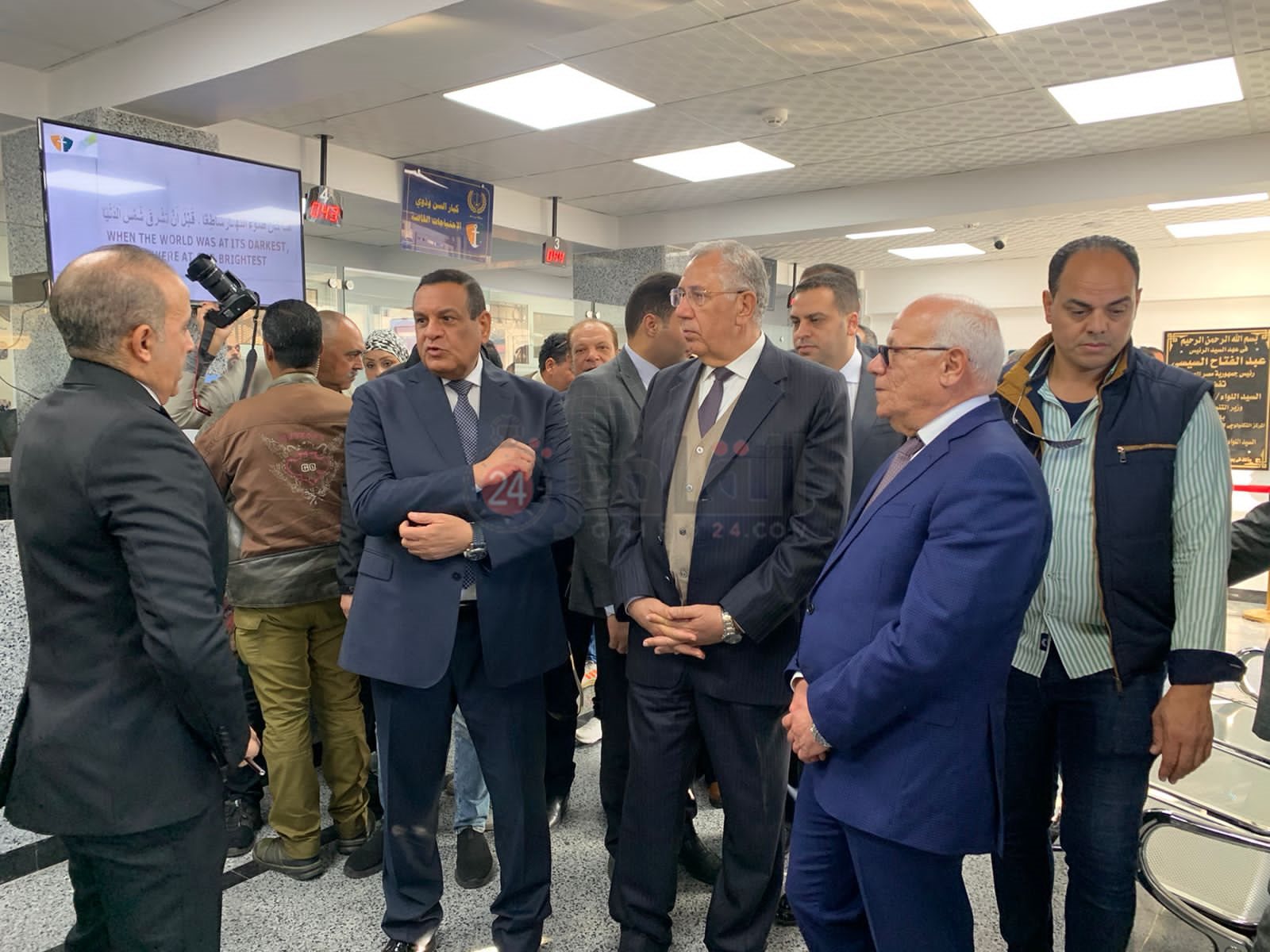 وزير التنمية المحلية يتفقد مركز إصدار تراخيص المحال العامة الموحد ببورسعيد 