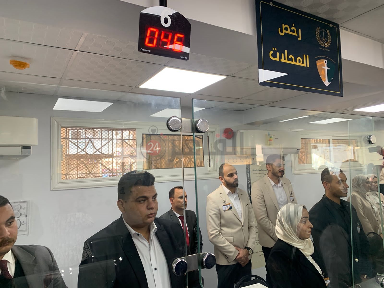 وزير التنمية المحلية يتفقد مركز إصدار تراخيص المحال العامة الموحد ببورسعيد 