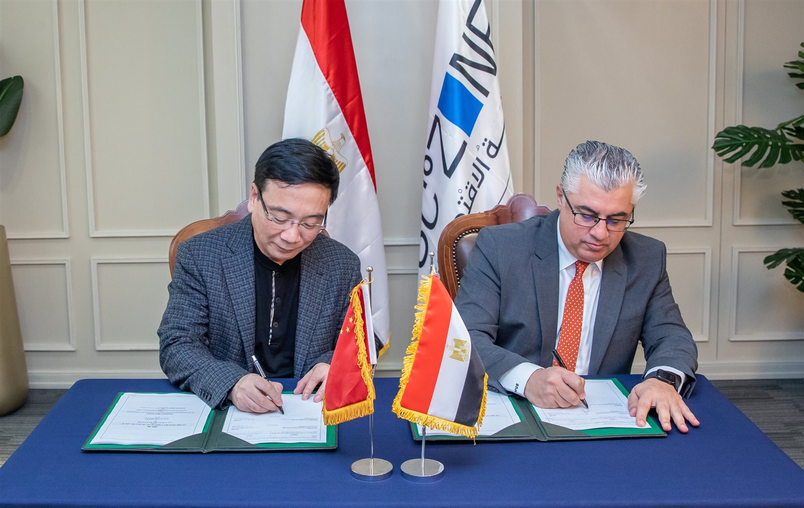 توقع عقد مشروع شركة هينيواى الصينية في منطقة القنطرة غرب الصناعية