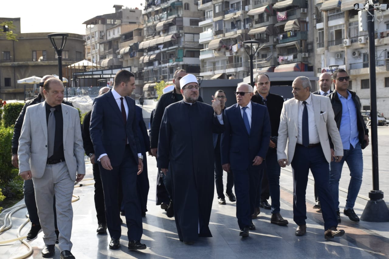 وزير الأوقاف ومفتي الجمهورية ومحافظ بورسعيد يتفقدون ساحة مصر والممشى السياحى الجديد