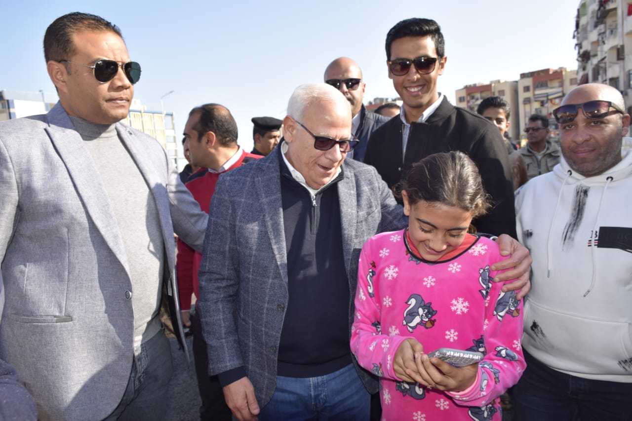 محافظ بورسعيد ورئيس المركزي للتعمير يتفقدان أعمال تطوير سوق الهنا الحضاري الجديد