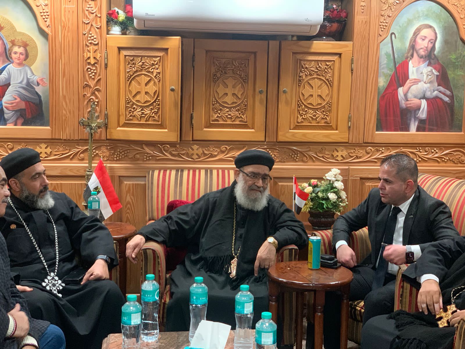 التحالف الوطني يوزع هدايا لاسعاد الصغار في عيد الميلاد ببورسعيد