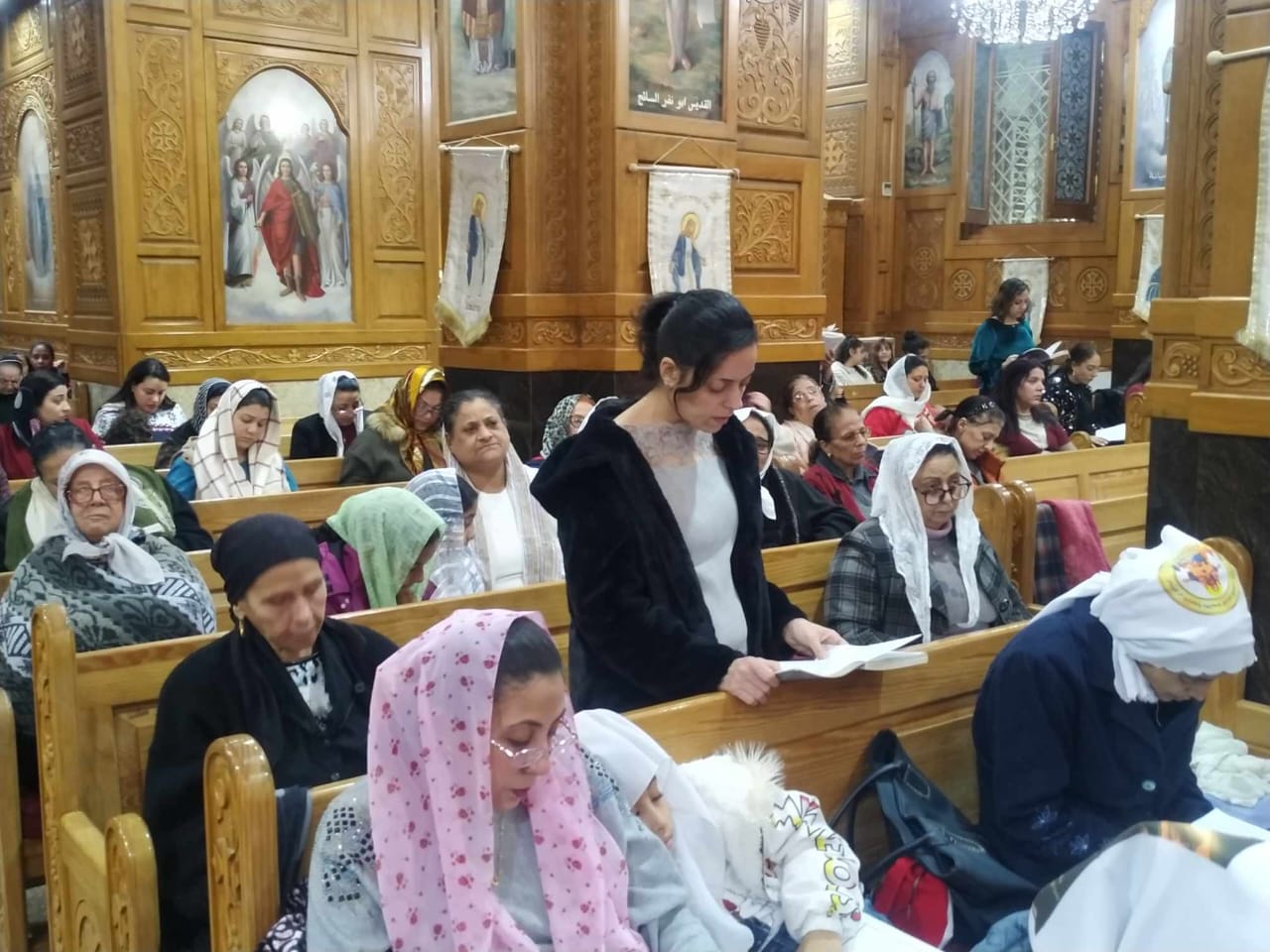 اقباط بورسعيد يؤدون صلوات قداس رأس السنة بكنيسة الأنبا بيشوى ببورسعيد