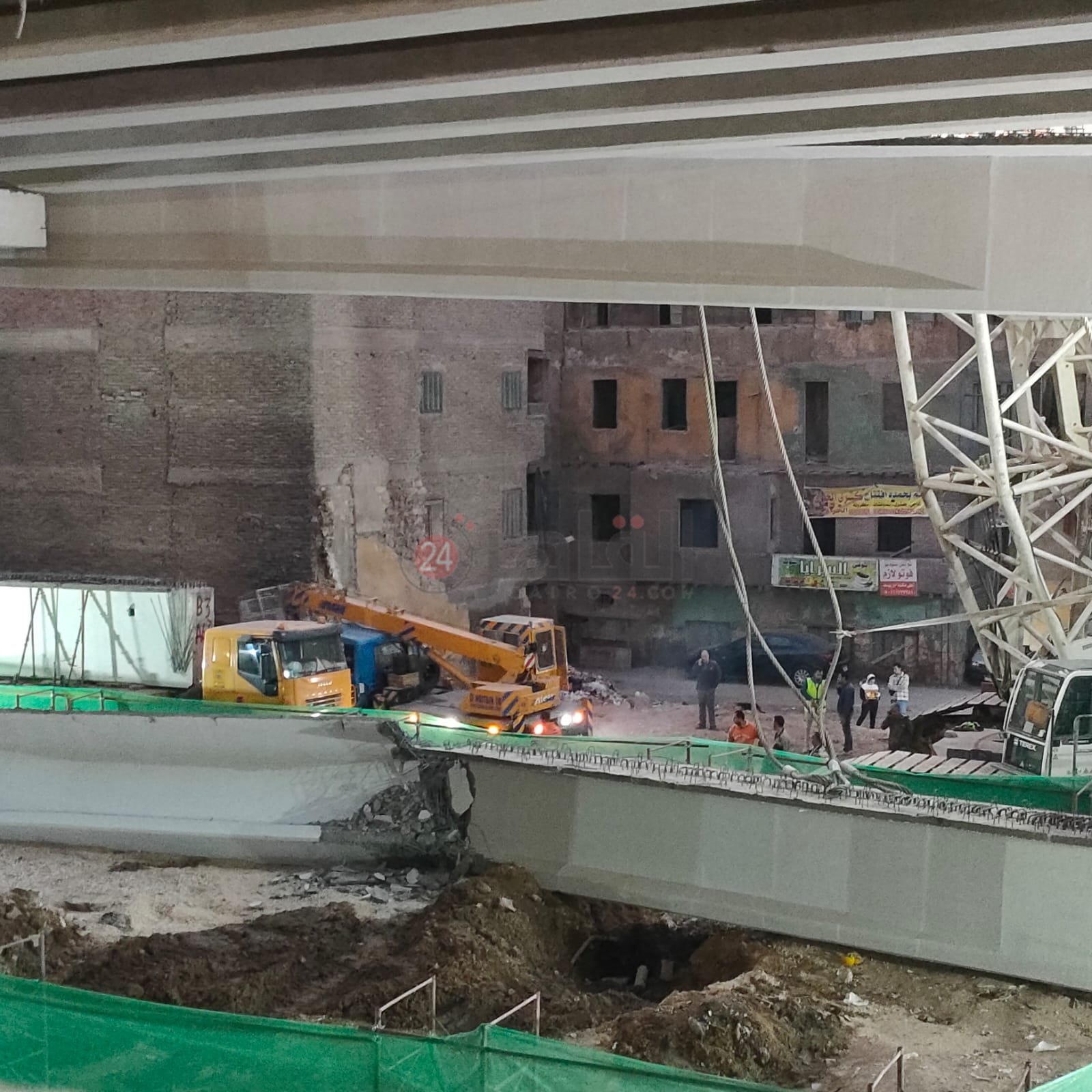 محور الفريق كمال عامر المنهار 3