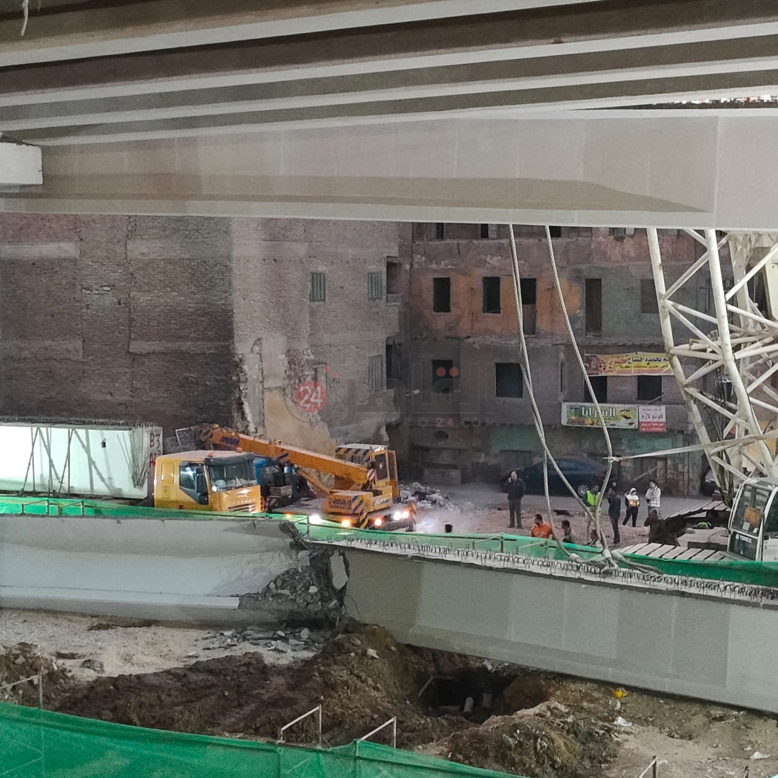 محور الفريق كمال عامر المنهار 4