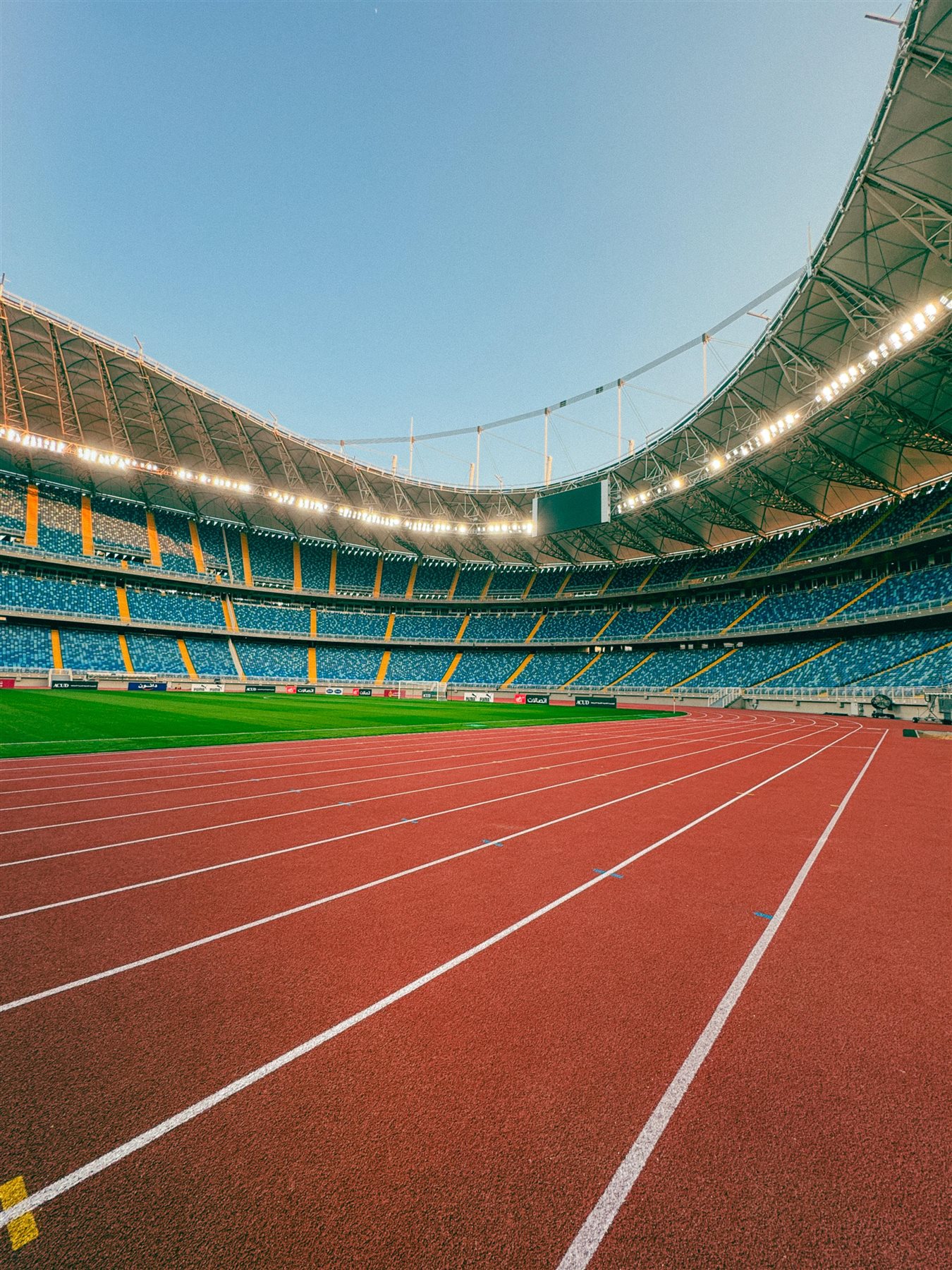 استاد مدينة مصر الأولمبية (2)