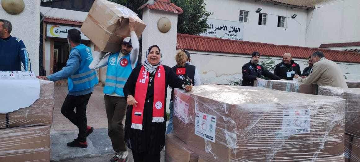 قافلة المصري تتحرك لمساعدة أهالي غزة