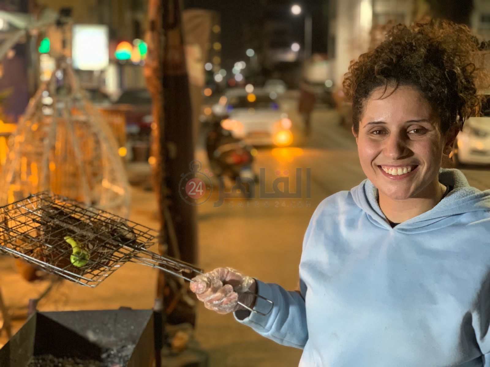 ندي لاعبة الكرة تبيع السندوتشات ببورسعيد 