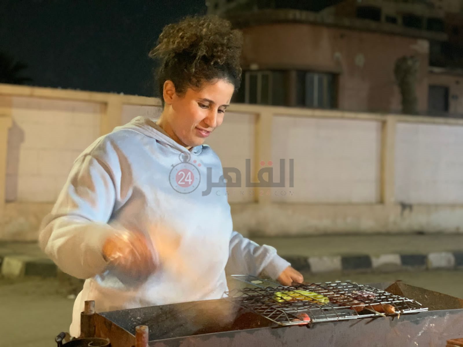 ندي لاعبة الكرة تبيع السندوتشات ببورسعيد 