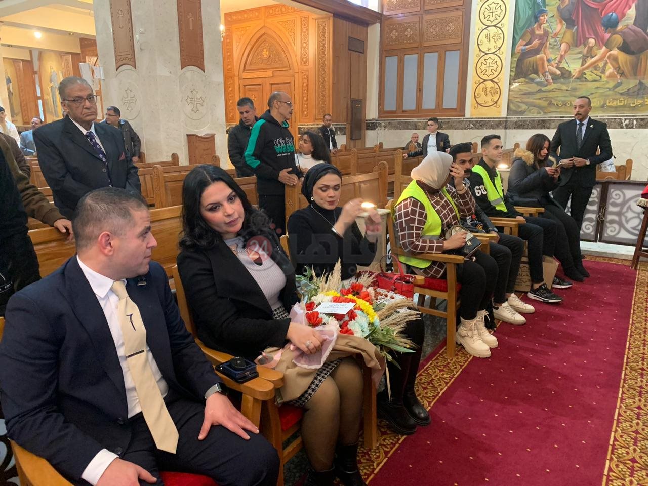 مسيحيين بورسعيد يؤدون قداس عيد الميلاد