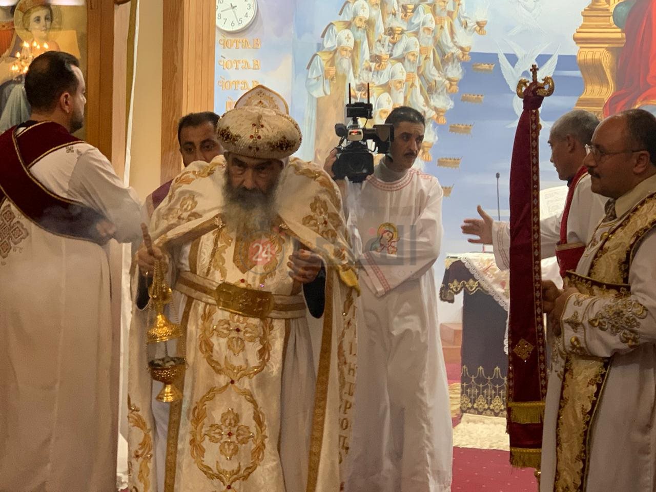 مسيحيين بورسعيد يؤدون قداس عيد الميلاد