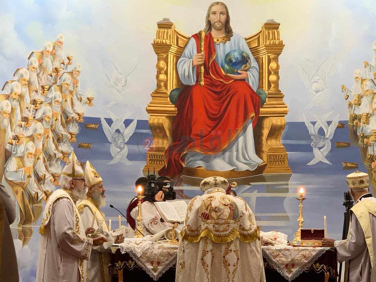 مسيحيين بورسعيد يؤدون قداس عيد الميلاد