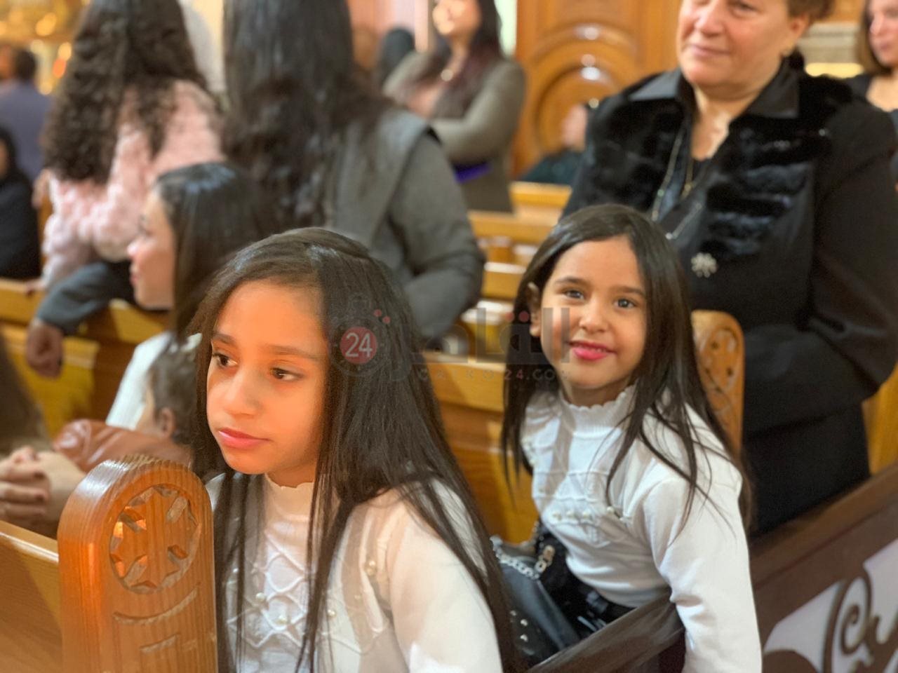 الصغار يزينون الكنائس خلال قداس عيد الميلاد ببورسعيد