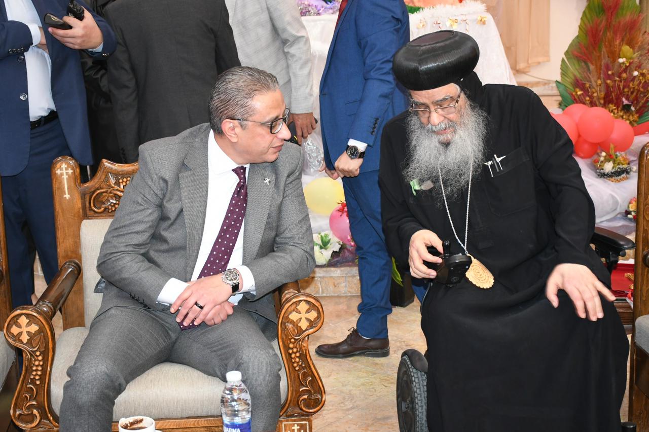 محافظ الفيوم في دير الأنبا إبرام 