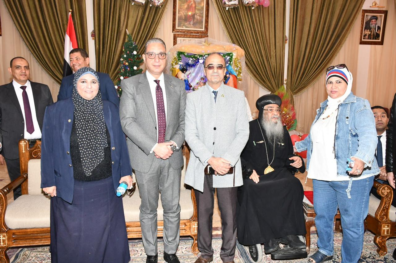 محافظ الفيوم في دير الأنبا إبرام 