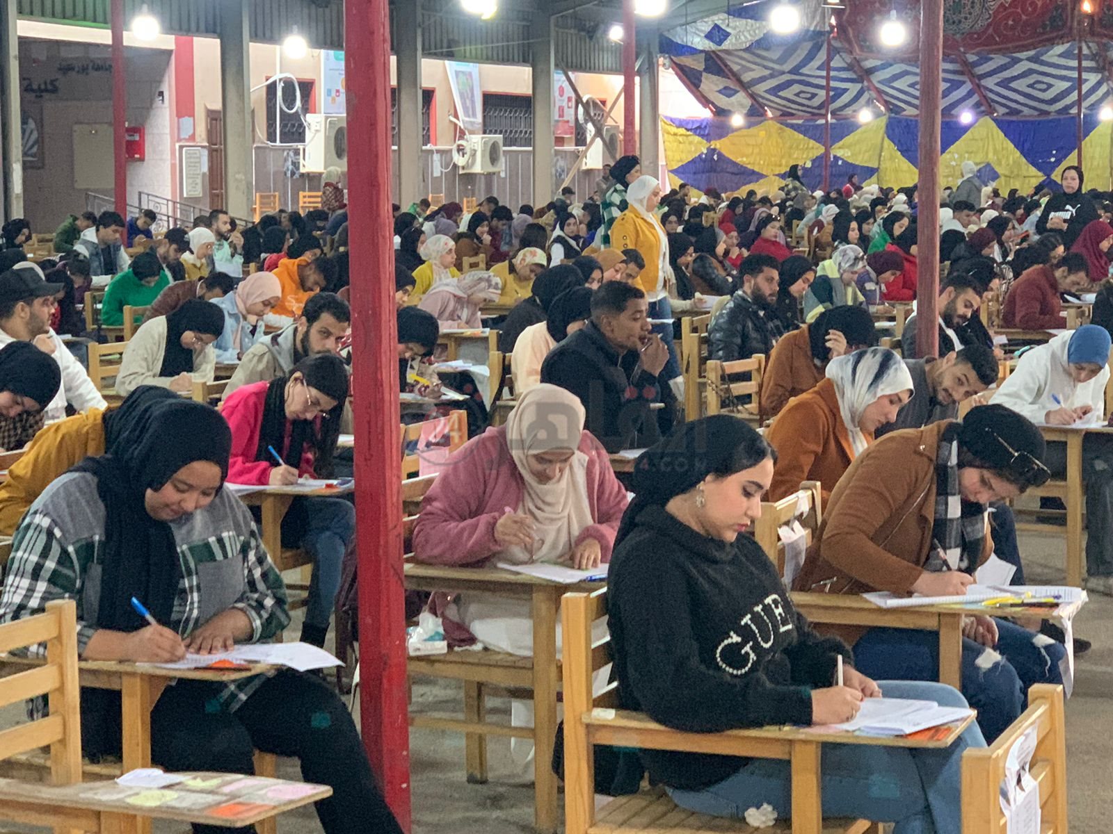 رئيس جامعة بورسعيد يتفقد أعمال الامتحانات