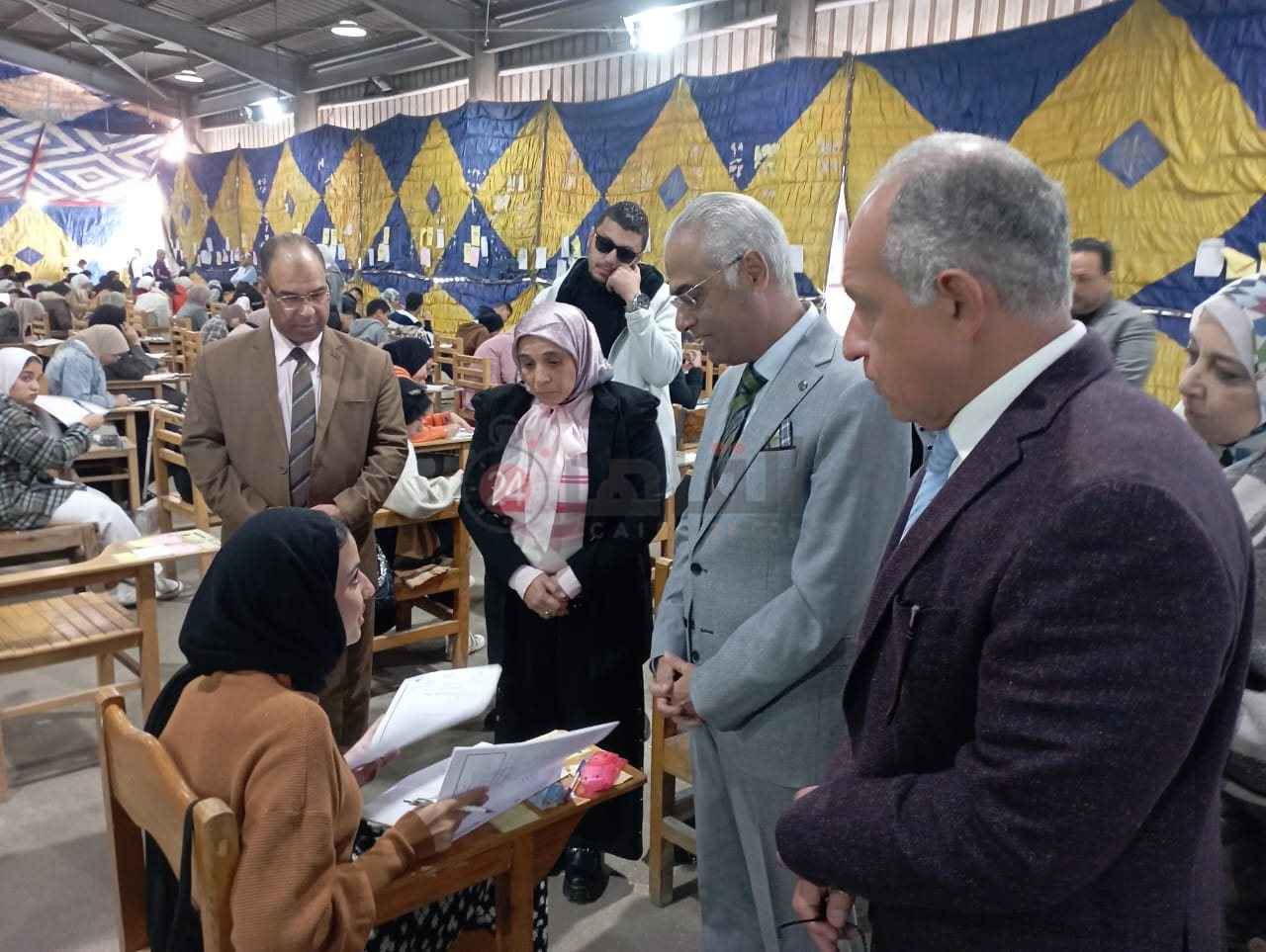 رئيس جامعة بورسعيد يتفقد أعمال الامتحانات